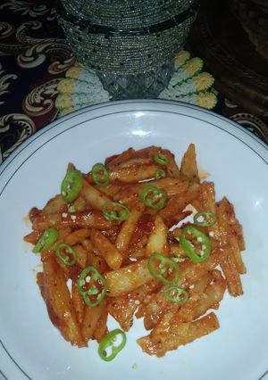 A picture of Garlic ketchup fries.