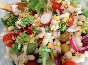 Foto principal de 319. Ensalada de la huerta con alubias vegana