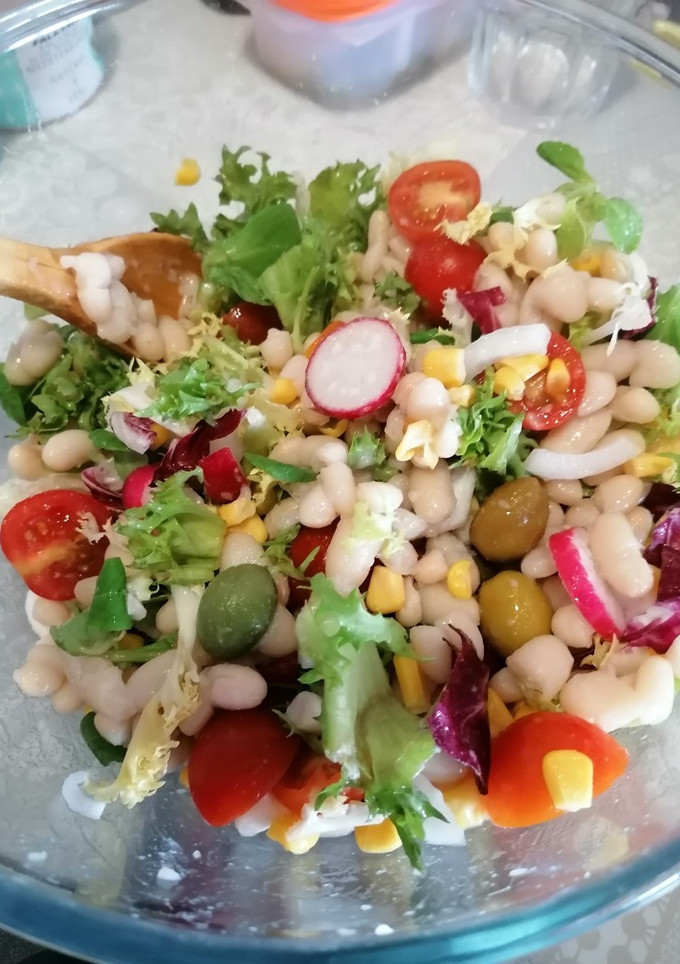 Una foto de 319. Ensalada de la huerta con alubias vegana