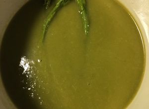 Una foto de Crema sin crema, de espárragos y más