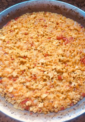Una foto de Arroz con pollo y gambas