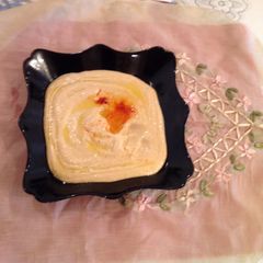 A picture of Hummus.