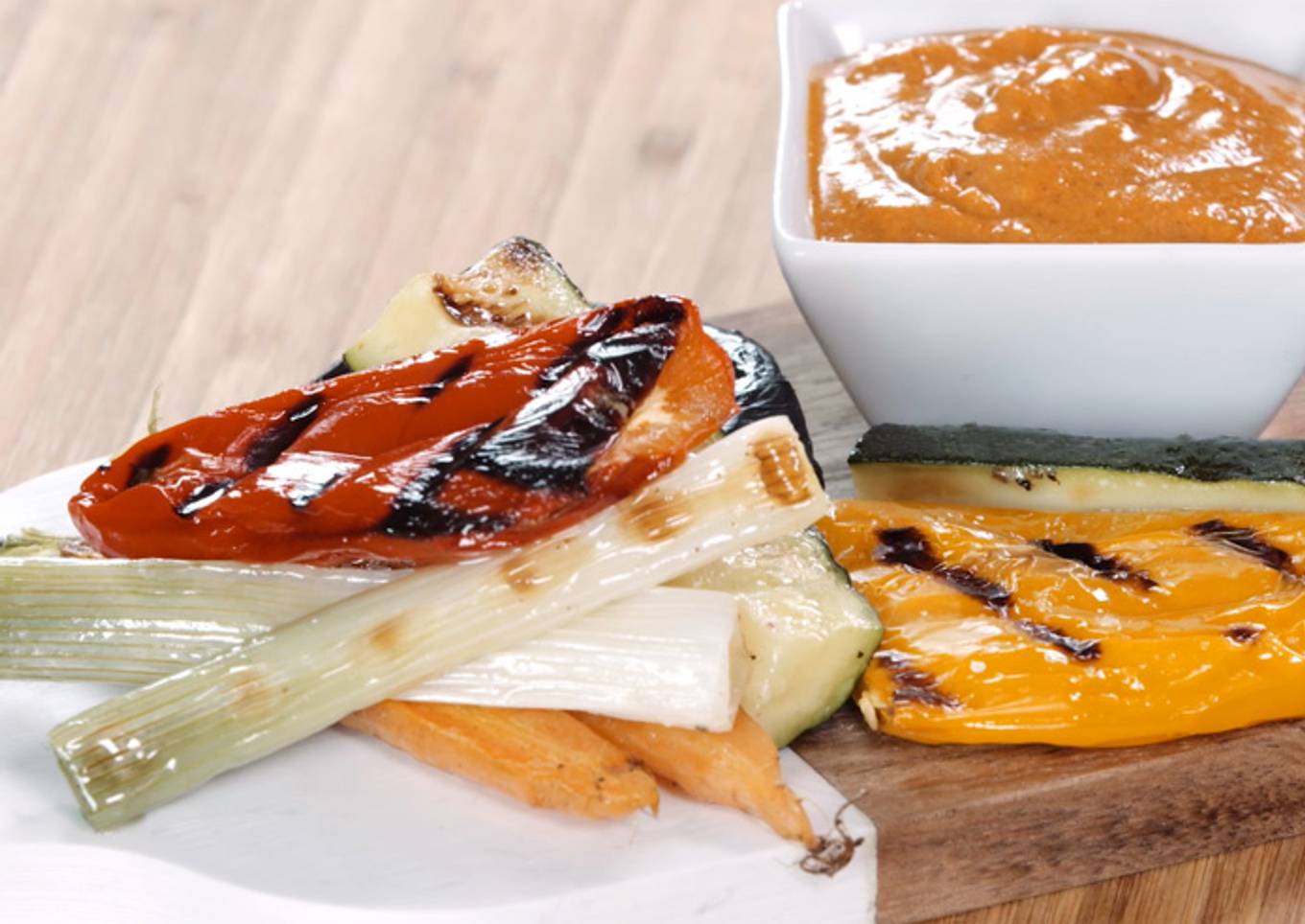 Vegetales al grill con salsa romesco | Microwave Grill - Lékué