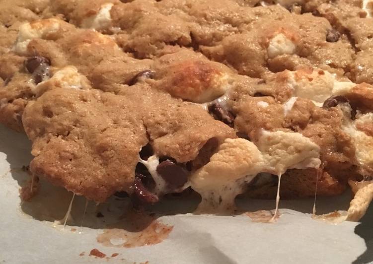 S'mores Cookie Bars