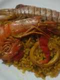Arroz con calamares, gambas y galeras