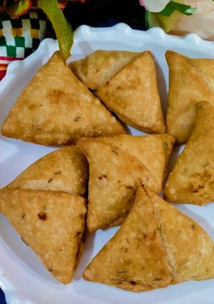 A picture of Mini Aloo Samosa.