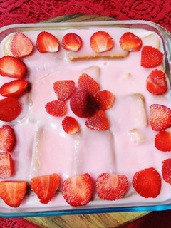 A picture of Strawberry Custard Pudding.