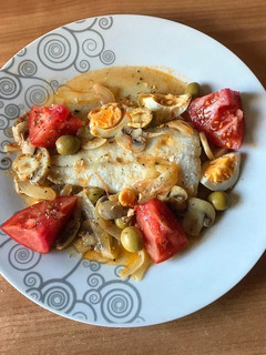 Una foto de Bacalao con aceitunas