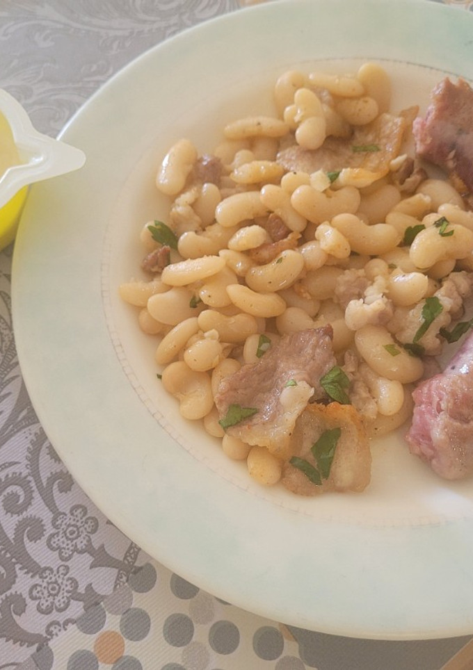 Una foto de Mongetes amb butifarra
