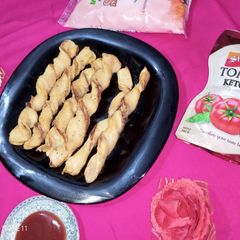 A picture of Twisted aloo samosa.