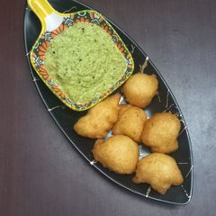 A picture of Urad Dal Vada.