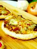 Pepper mushroom mini bread pizza