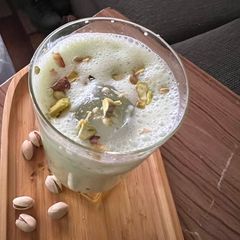 A picture of Pista lassi.