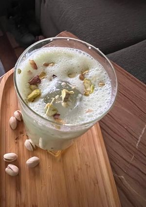 A picture of Pista lassi.