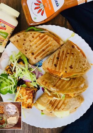 પેરી પેરી તંદૂરી પનીર રેપ (Peri Peri Tandoori Paneer Wrap) રેસીપી મુખ્ય ફોટો