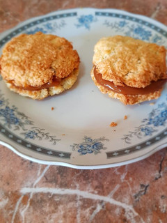 Una foto de Alfajores de Coco y Dulce de leche sin Azúcar, sin gluten #diabéticos #celíacos #saludables #ricos