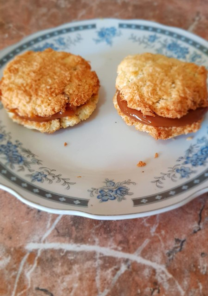 Una foto de Alfajores de Coco y Dulce de leche sin Azúcar, sin gluten #diabéticos #celíacos #saludables #ricos