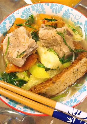 Hình của món Bún sườn dọc mùng.