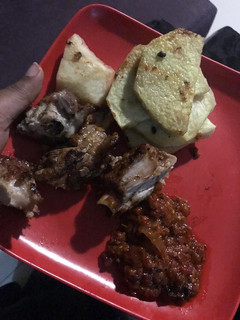 A picture of Fried Yam and Pepper sauce `.