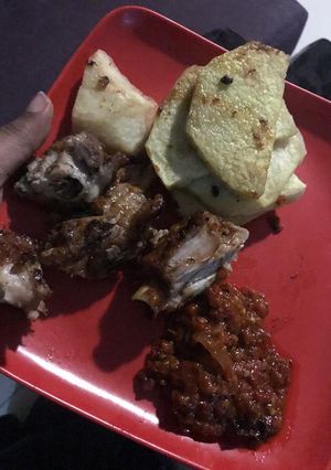 A picture of Fried Yam and Pepper sauce `.