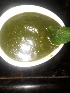 पुदिन्याची चटणी (pudina chutney recipe in marathi) रेसिपी चे मुख्य फोटो