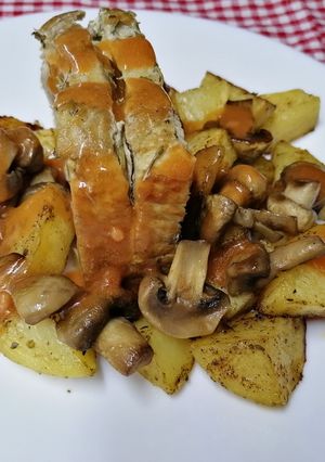 Fokhagymás sertéscomb paradicsommártással 🧄🍅 recept fotója