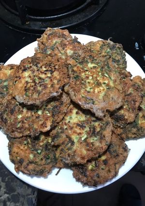 Hình của món Thịt bóp đậu lá lốt.