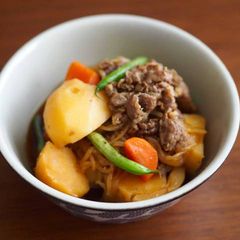 A picture of NIKUJAGA (Meat and Potato Stew).