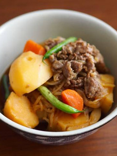 A picture of NIKUJAGA (Meat and Potato Stew).