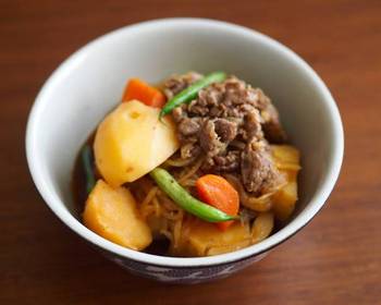 How To Serving Recipe NIKUJAGA Meat and Potato Stew Delicious Steady