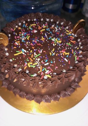A picture of Chocolate buttercream frosting cake.