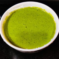 Green chutney A picture of Green chutney.
