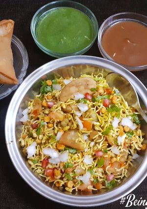 A picture of Samosa Bhel.