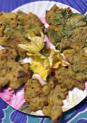 ছাঁচি কুমড়ো লিভ ফ্রাই (chachi kumro leaves fry recipe in Bengali) রেসিপির প্রধান ছবি