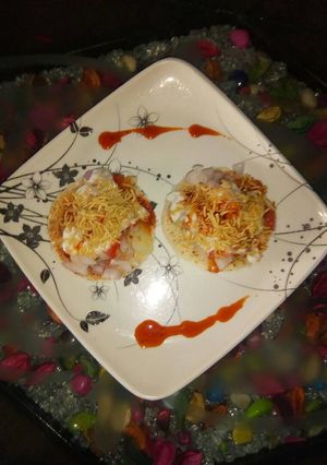 ब्रेड पपड़ी चाट (Bread papdi chat recipe in hindi) रेसिपी मुख्य फोटो