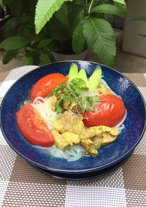 Hình của món Bún sườn nghệ.