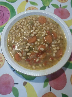 Una foto de Estofado de soja blanca con verduras