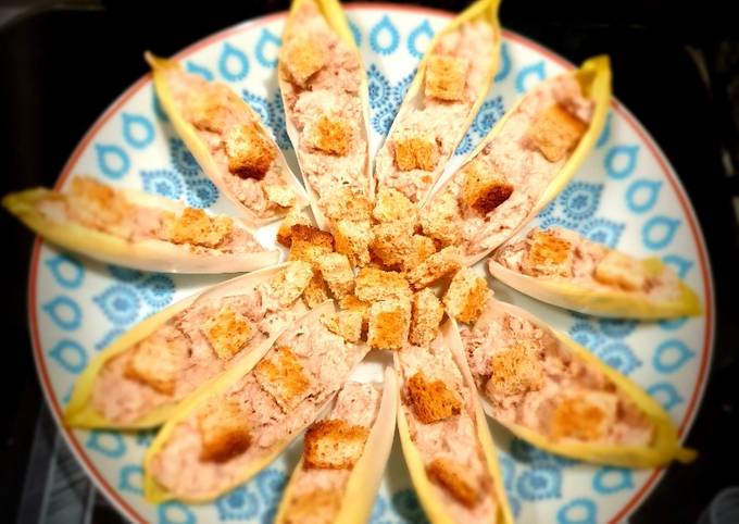 Bouchées d'endive aux rillettes de thon