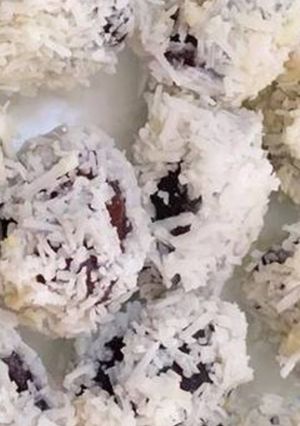 A picture of Coconut creamy dates.