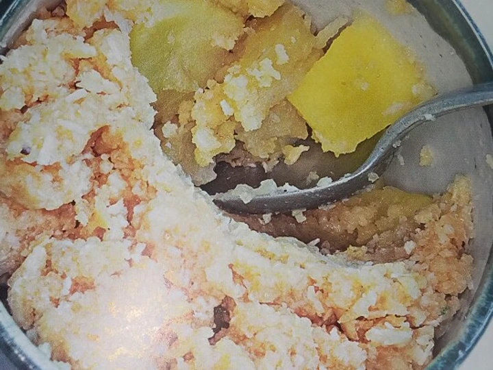 How To Make Banana, apple and coconut crumble- Abujamoms which Delicious