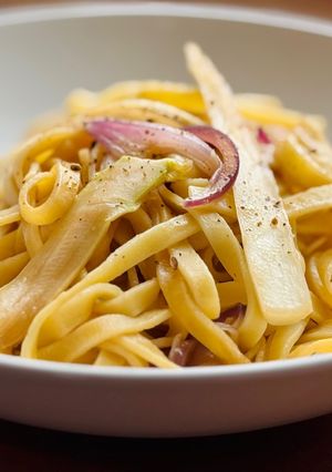 Une photo de 💚 Tagliatelles sautées aux asperges blanches (plat végétarien)