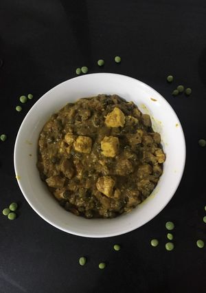 मटर पनीर (Matar Paneer recipe in hindi) रेसिपी मुख्य फोटो
