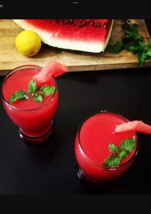 લેમન વોટરમેલન પંચ (Lemon Watermelon Punch Recipe In Gujarati) રેસીપી મુખ્ય ફોટો