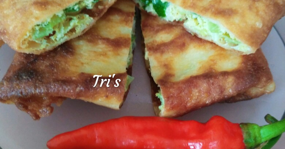 Resep Martabak Telor Praktis Enak oleh Titriwahyu - Cookpad