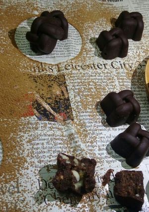A picture of Nut chocolate.