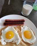 Huevos estrellados con tortilla dorada