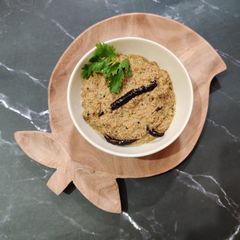 A picture of Roasted chana dal coconut chutney.