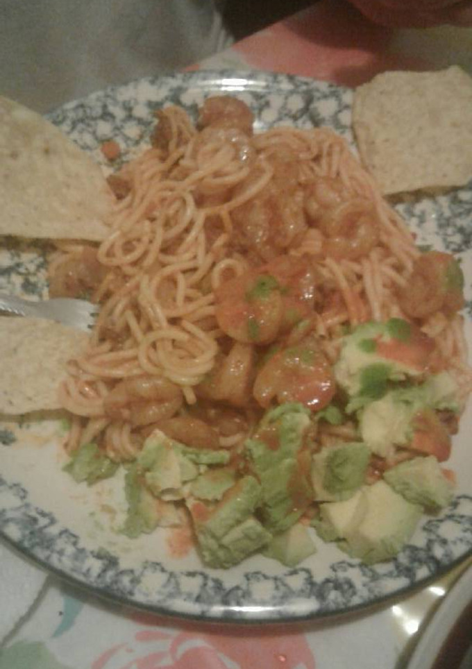 A picture of Spaghetti with shrimp.