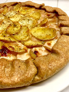 Foto di Galette integrale salata con patate