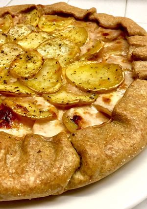 Foto di Galette integrale salata con patate
